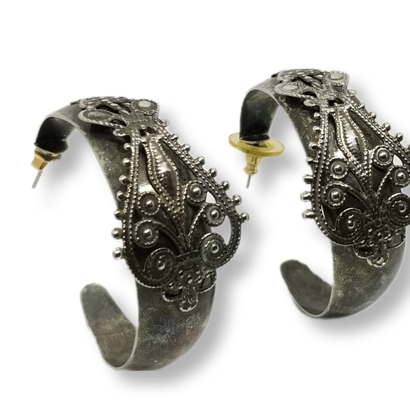 VINTAGE SILVERPLATED STEEL ORNATE DETAIL MEDIUM SIZE HOOP EARRINGS - Picture 4 of 7